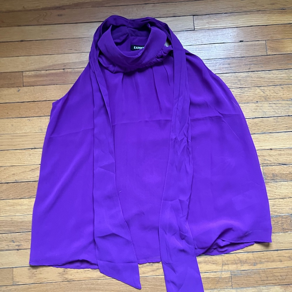 EXPRESS BRAND NEW PURPLE TIE FRONT BRAND NEW EXPRESS BLOUSE